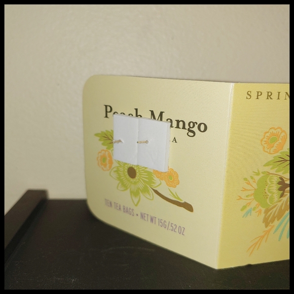 Vintage Small Pale Pink Rose Post Earrings - Picture 3 of 4